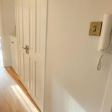 Royal Mile - Bright 2 Bedroom Apartment Edinburgh Exterior photo