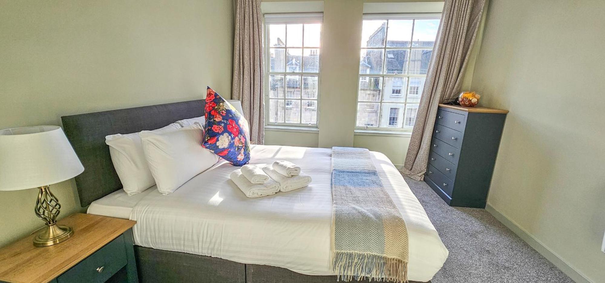 Royal Mile - Bright 2 Bedroom Apartment Edinburgh Exterior photo